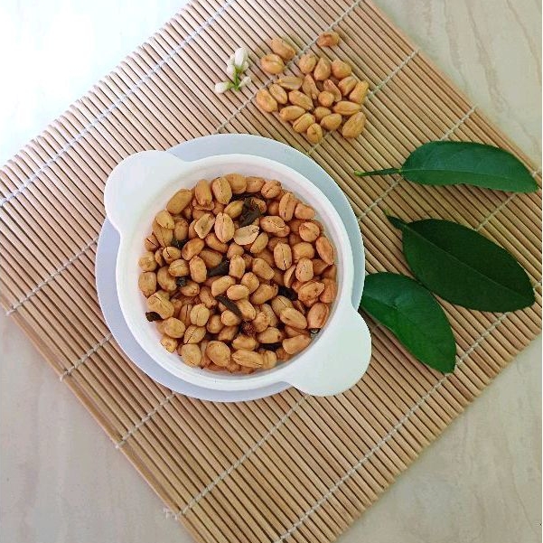 

Kacang Bawang Goreng Daun Jeruk murah kualitas premium 500 gram