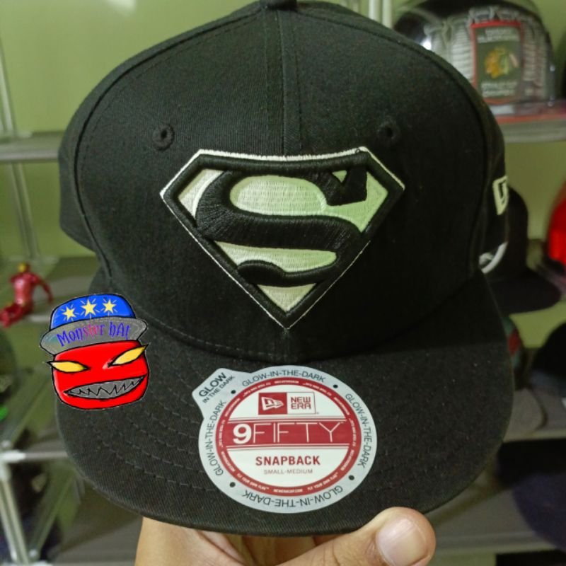 Topi New Era "Superman" Glow In The Dark Snapback