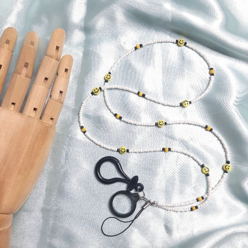 

Laylow Lanyard by Buzzle.co