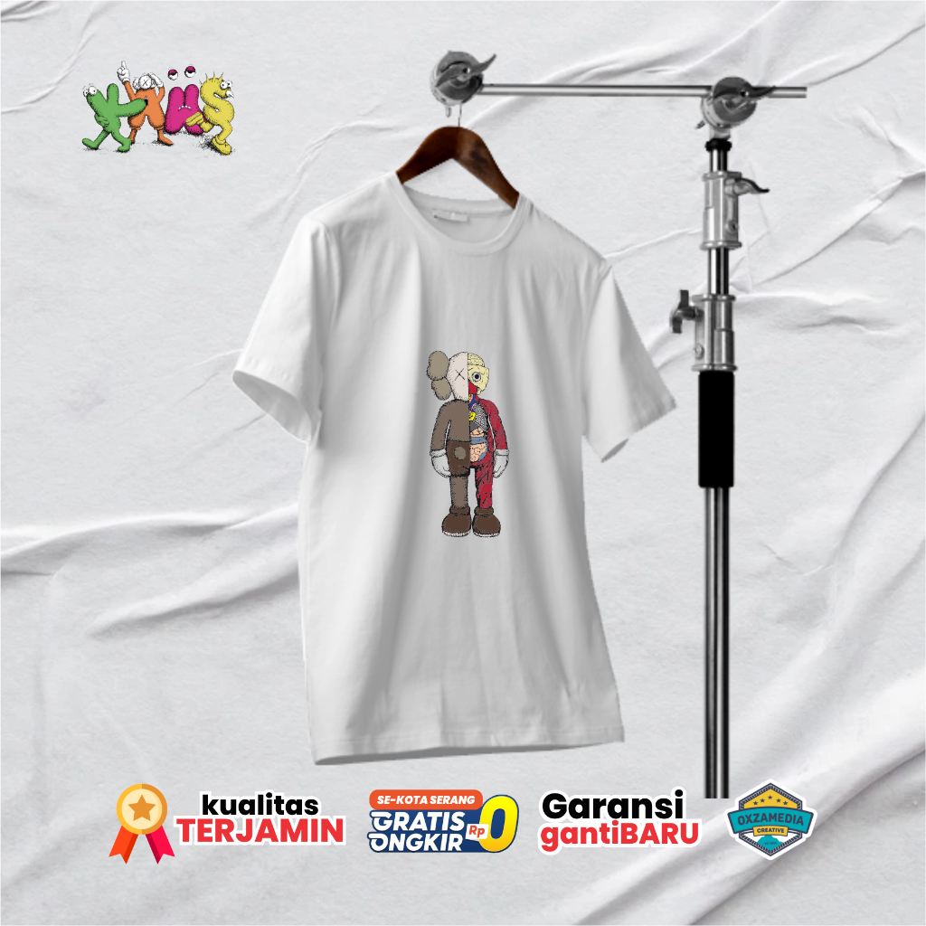 KAOS UNIQLO X KAWS / KAOS UT / UNIQLO TEE / KAWS TEE / TSHIRT UNIQLO X KAWS (SERIES A01)