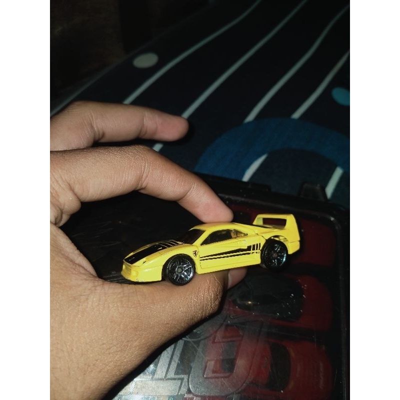 HOTWHEELS FERRARI F40 (LOOSE)