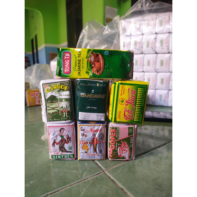 

Teh Racikan Solo 7 Pcs Teh Gardoe Teh tong Tji Premium Teh dandang selection Teh Jawa Kuning Teh Sintren teh nyapu Teh Gopek
