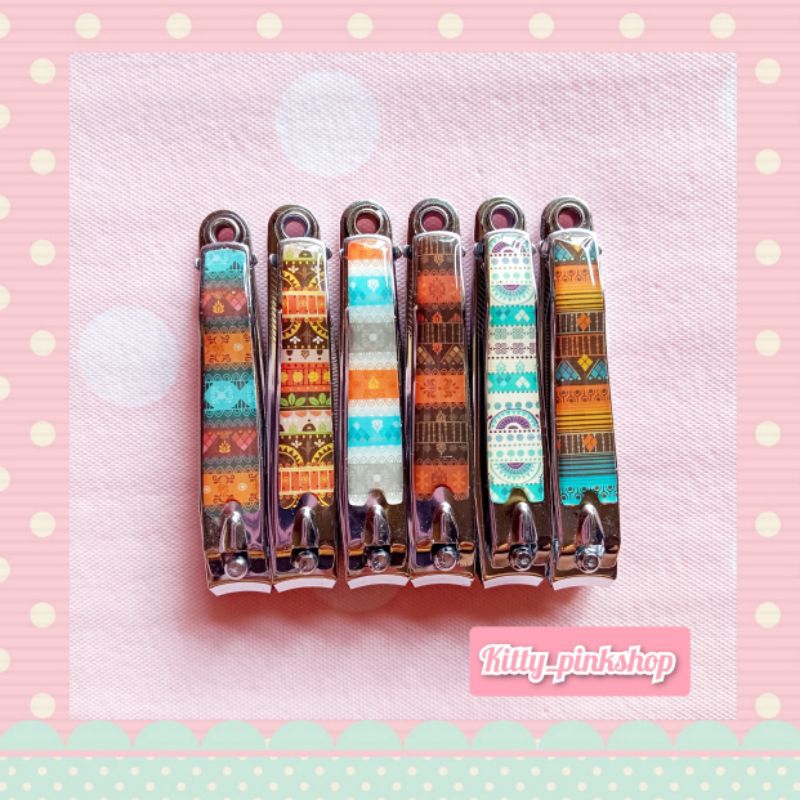 GUNTING KUKU BESAR  KARAKTER