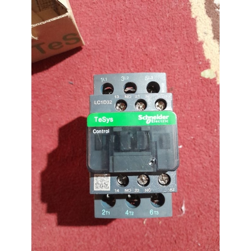 Schneider Contactor 32A 220V (LC1D32)