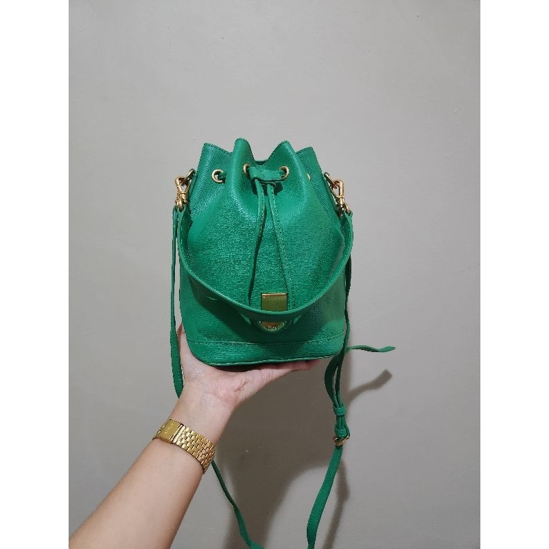 Sling korun serut hijau cantik kulit asli | Couronne bucket cantik sling shoulder