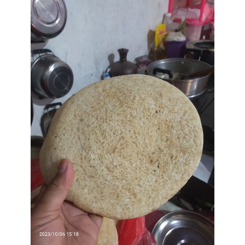 

intip/kerak intip nasi