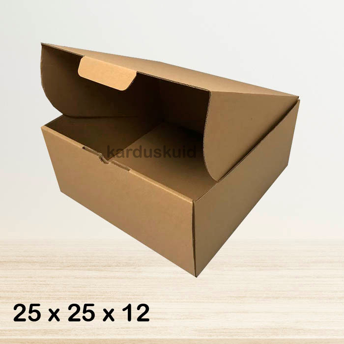 

Kardus 25 x 25 x 12 cm die cut tipe E Flute K150 box kotak karton packing
