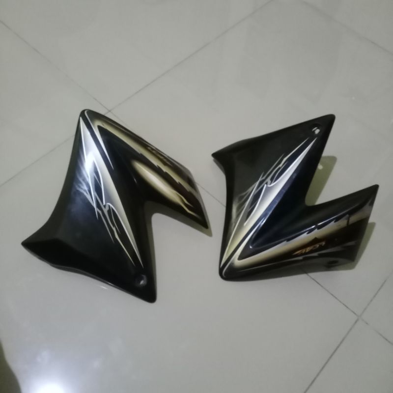 SAYAP TANGKI VIXION OLD HITAM 2011 2012 ORIGINAL COPOTAN