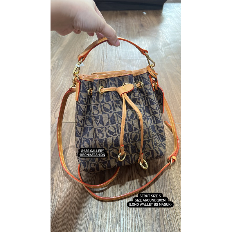 Bonia serut size Small