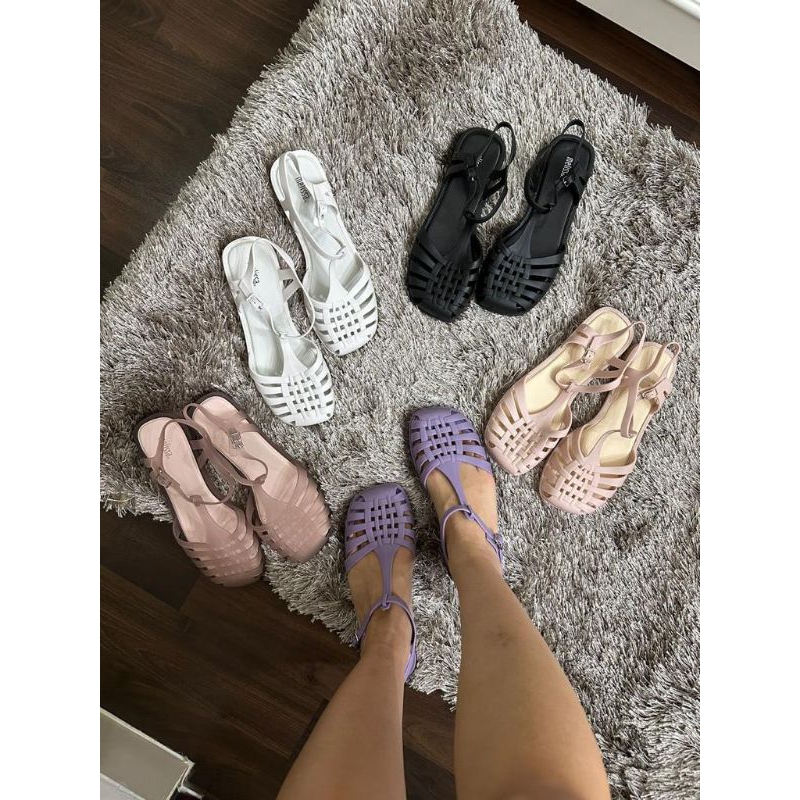 Melissa Aranha Doff / Glossy