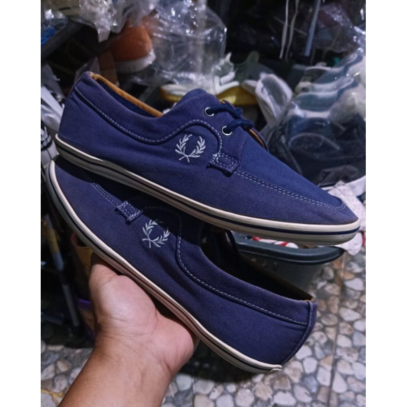 Sepatu Second Fred Perry ( size 41 )