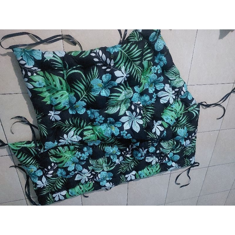 Alas Duduk Kursi Kayu 211 Motif Daun