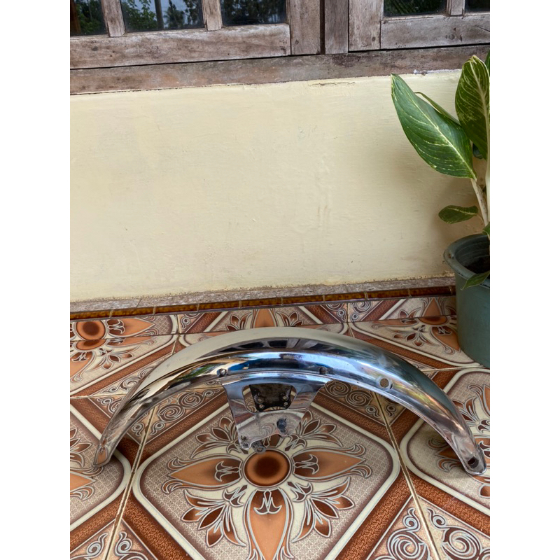 spakbor depan original gl100