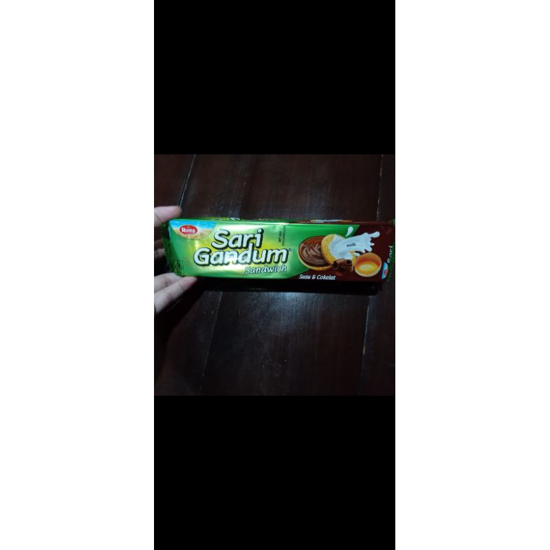 

Biskuit Sarigandum sandwich cokelat