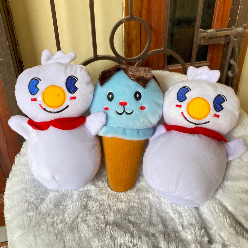 BONEKA MIXUE DAN ICE CREAM MIXUE