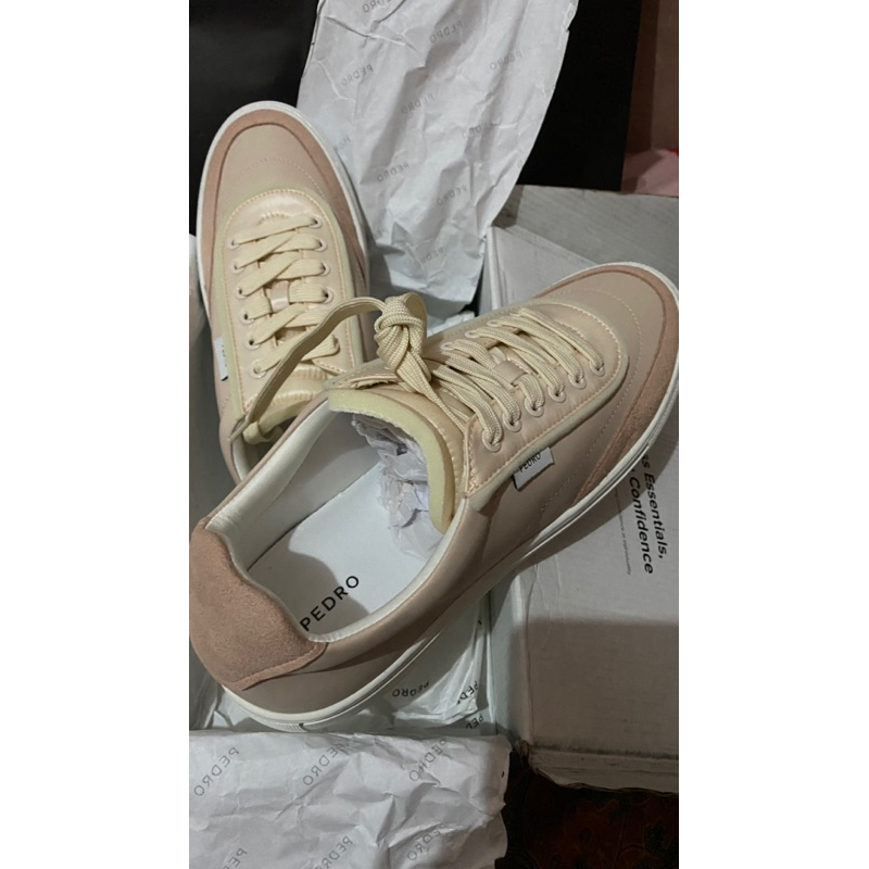 SEPATU SNEAKERS WANITA PEDRO