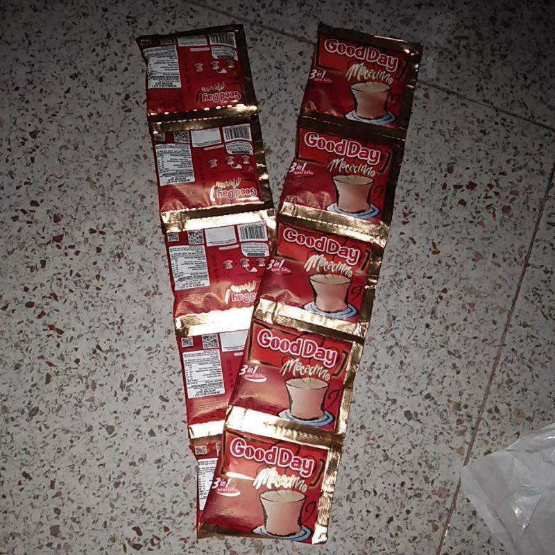 

kopi good day mocacinno 20g ( 1 renceng 10 saset / pcs )