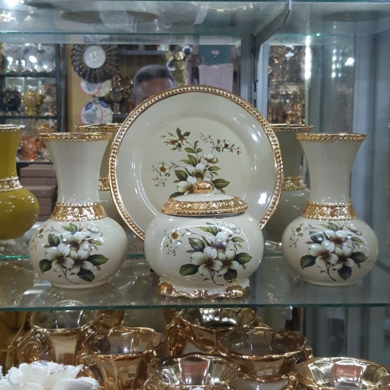 Pajangan Guci Set Piring Isi 4 Pcs Warna Mewah Elegan Hiasan Lemari Kaca Pajangan Lemari Sudut Dekor