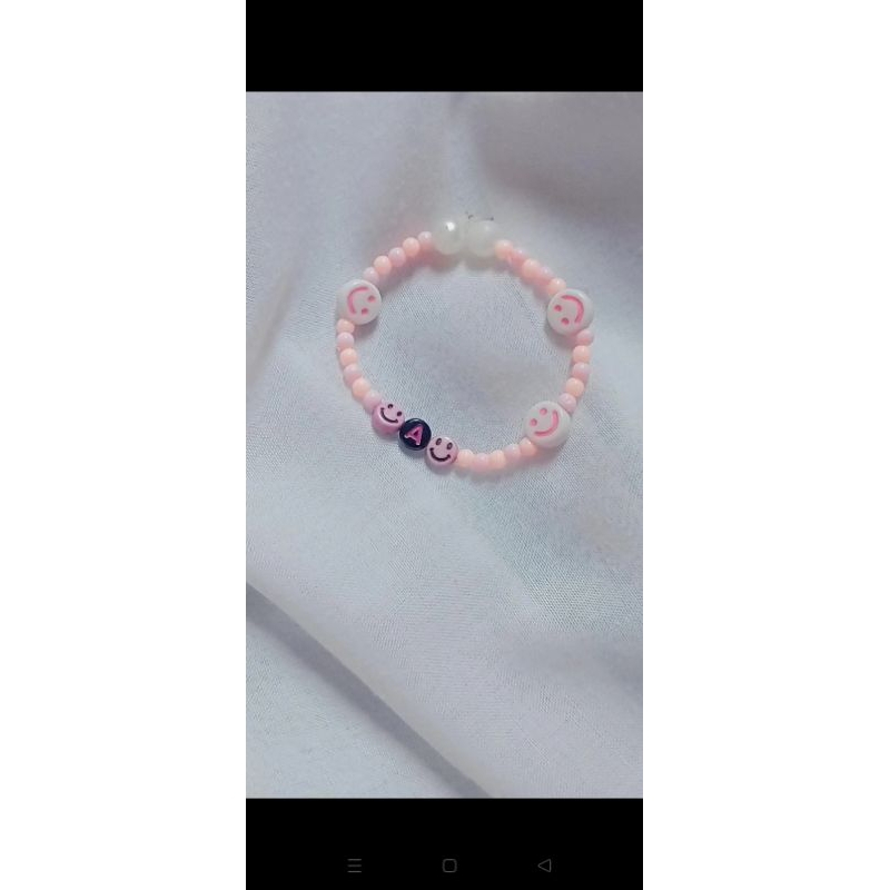 gelang manik manik inisial