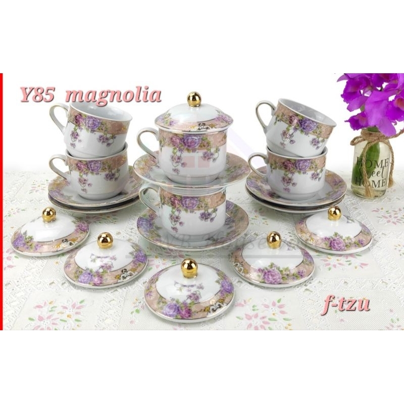 Cangkir dengan tutup Y85 motif magnolia metek vicenza