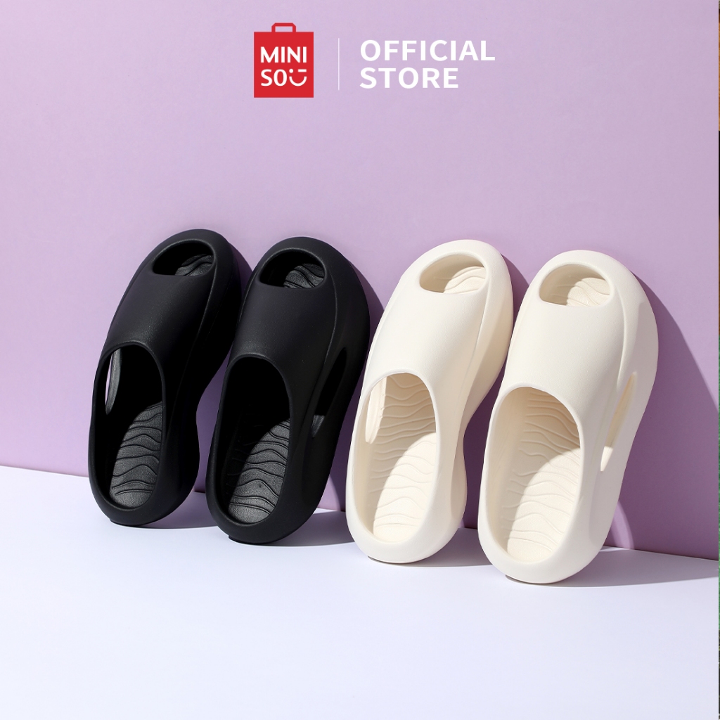 MINISO Sandal Pria Fashion Sport Slippers Sendal Wanita dan Pria EVA Sol Tebal Anti-selip Sandal Wan