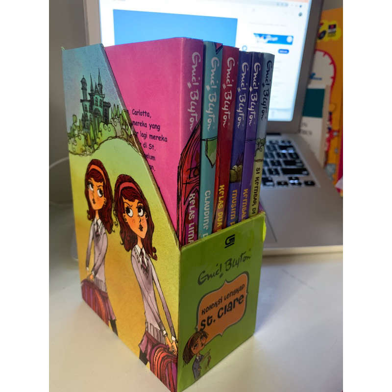 Enid Blyton satu set buku cerita Lima Sekawan ada 6 buku