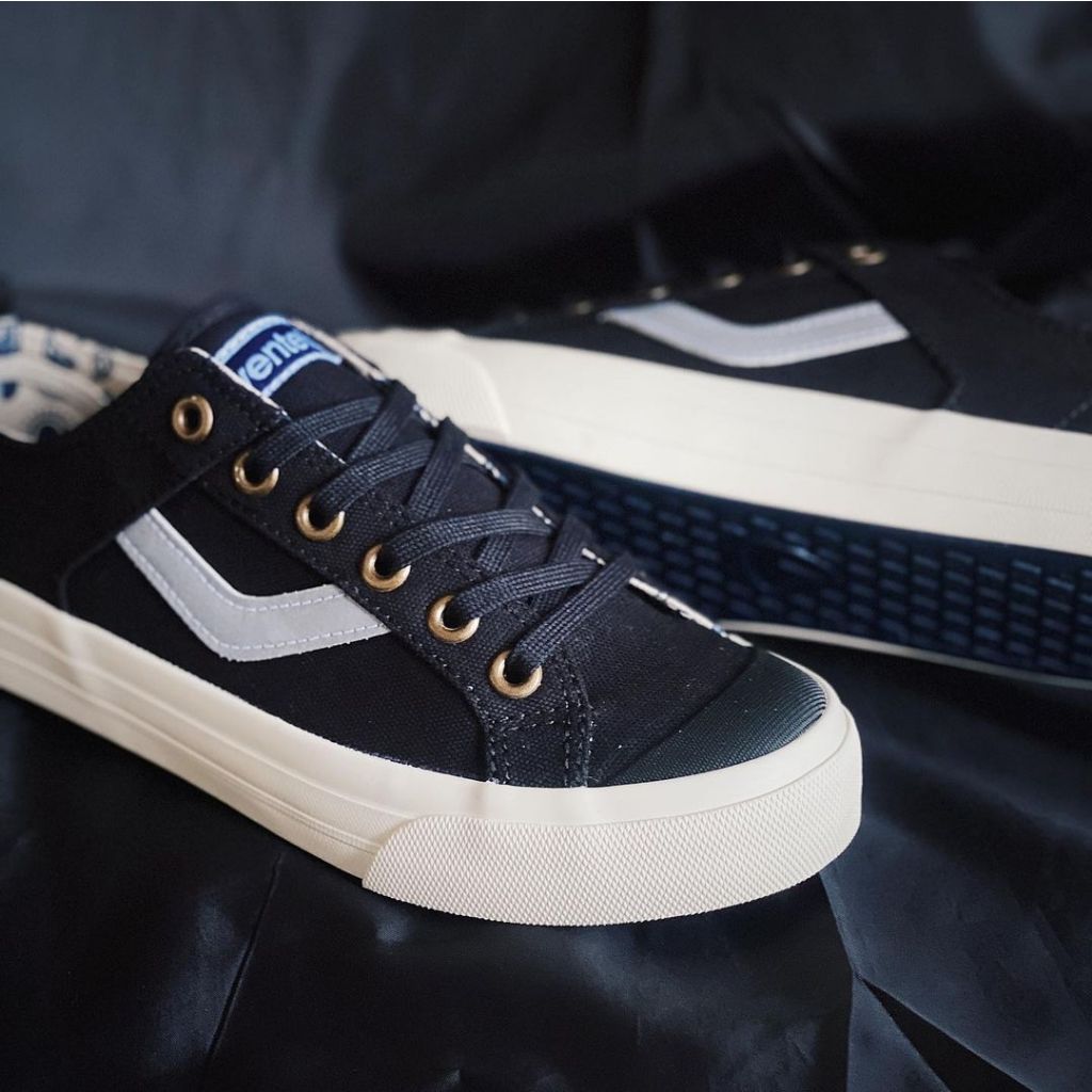 Ventela Footwear | Ventela Reborn Reflectie Black Natural