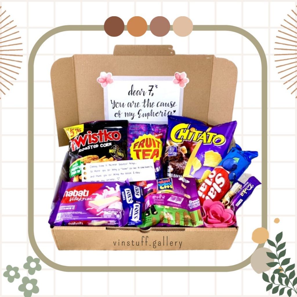 

SNACK BOX / GIFT BOX UNGU PURPLE KADO ULANG TAHUN / WISUDA PALEMBANG PRABUMULIH [free custom ucapan]