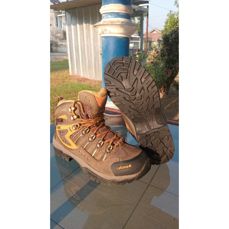 SEPATU GUNUNG LAFUMA