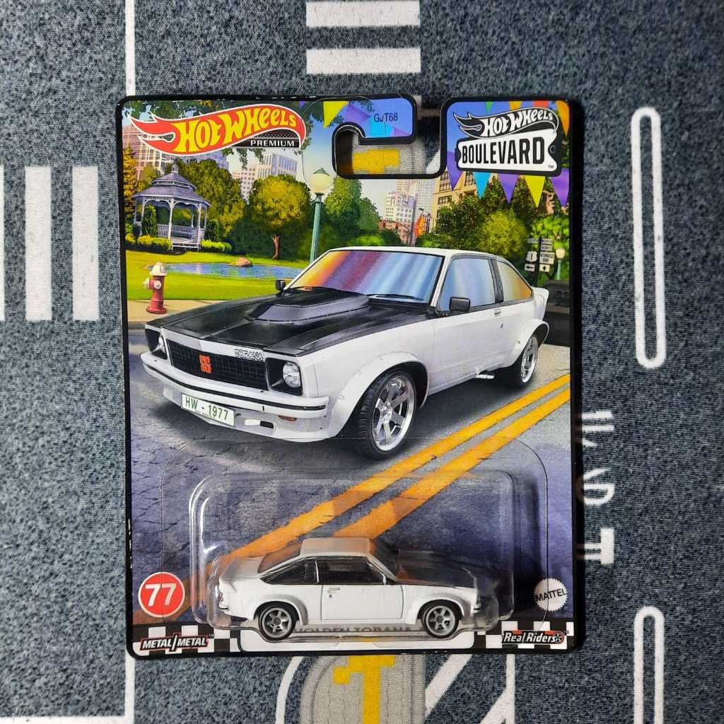 Hot Wheels Premium Boulevard '77 Holden Torana A9X