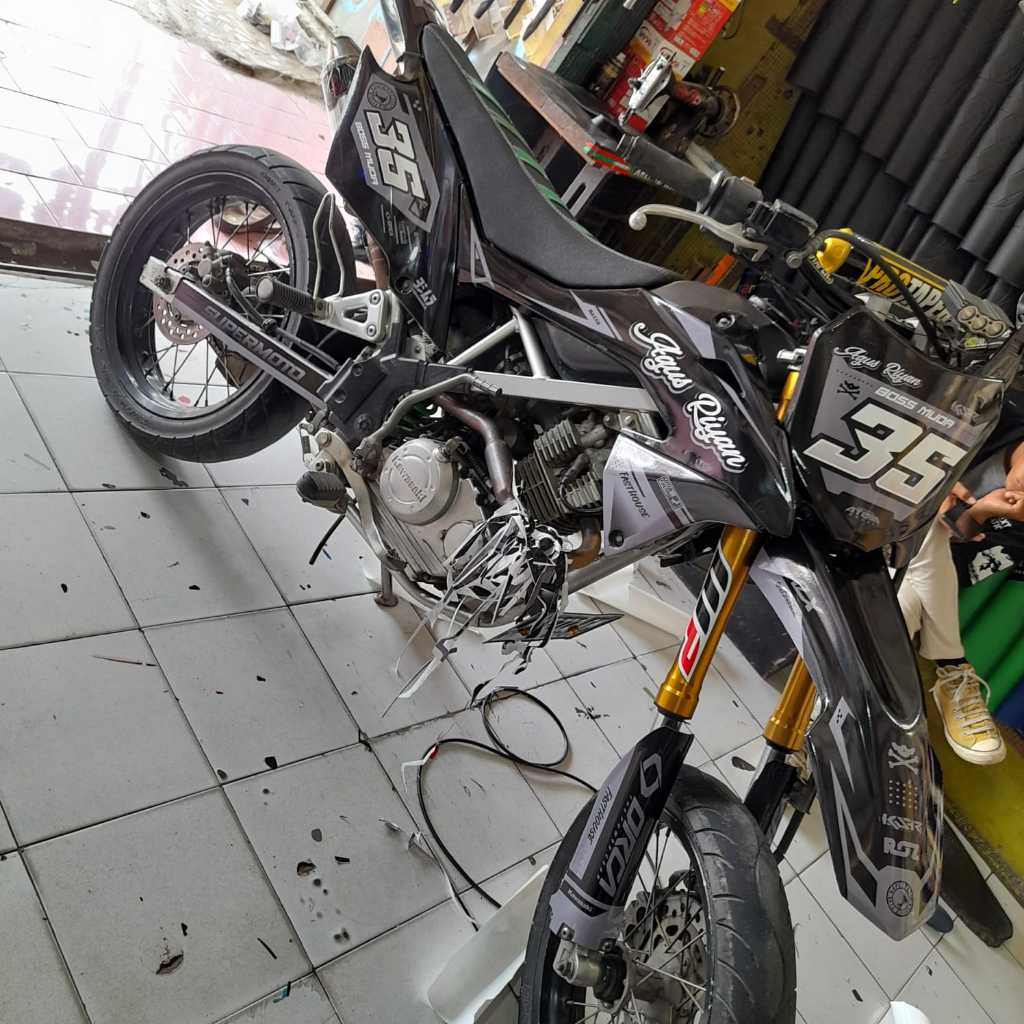 DECAL KLX BF FULL BODY DECAL KLX BF HITAM DECAL KLX BF FREE REQUES TANPA BATAS REVISI