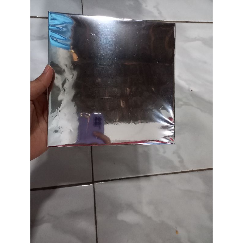 

alas tart kotak bahan karton tebal UK 24 cm isi 12pcs