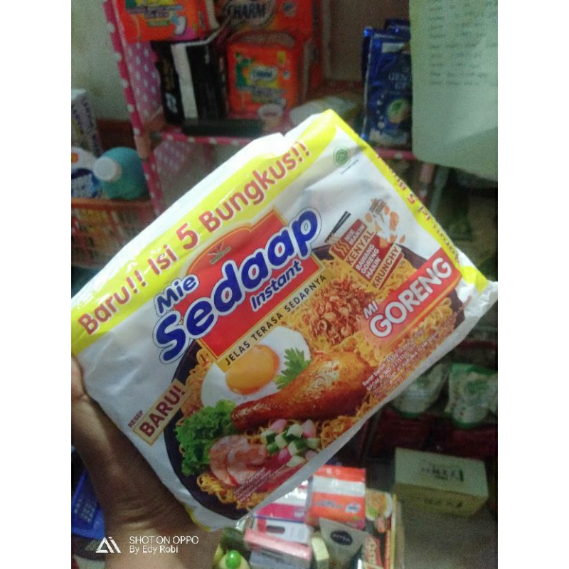 

mie sedaap goreng isi 5