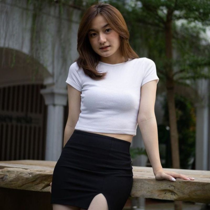 Kaos Crop Tee Wanita Terbaru Bahan Tebal Cotton Combed 24s / Kaos Crop Top / Baju Crop top / Kaos Cr