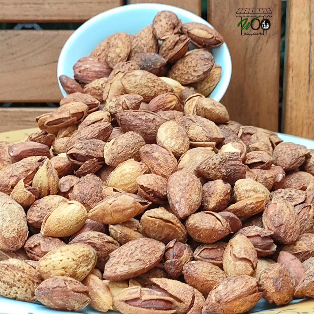 

Kacang Almond Souvenir Oleh oleh Haji Umroh
