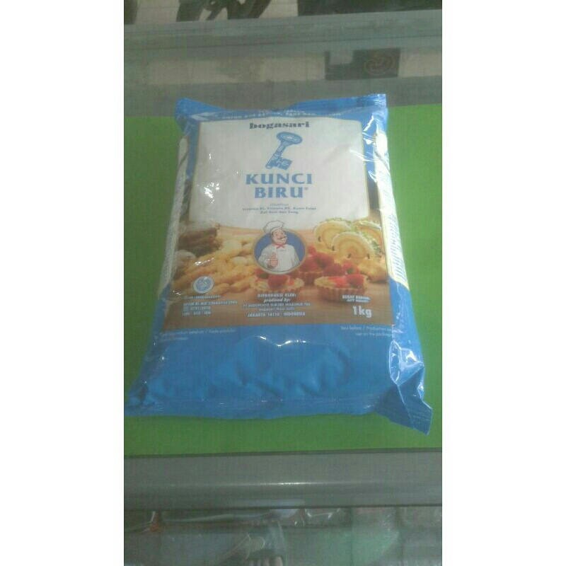 

Tepung Terigu Kunci Biru 1kg