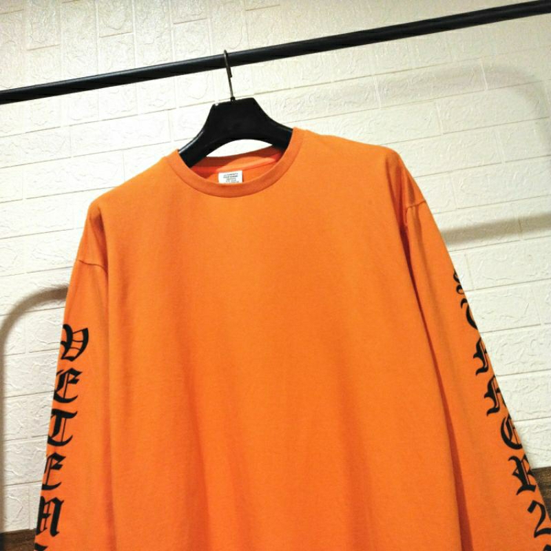Vetements Longsleeve T-Shirt