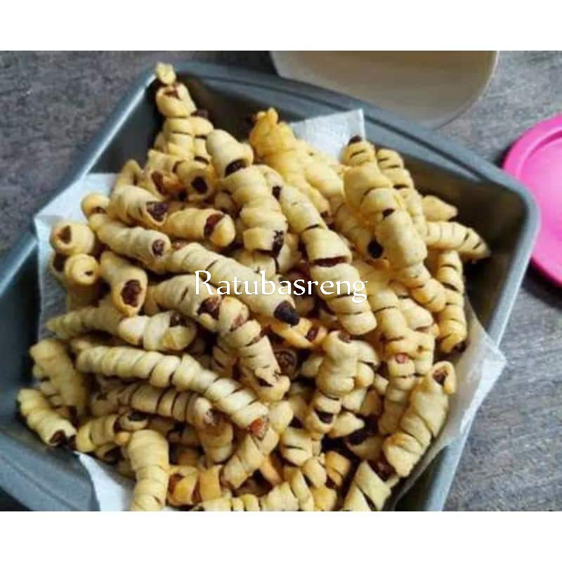 

Kue Pisang lilit ambon 500 gram/sale pisang lilit ambon/kue pisang/kue/cemilan/snack/camilan/makanan manis/makanan viral