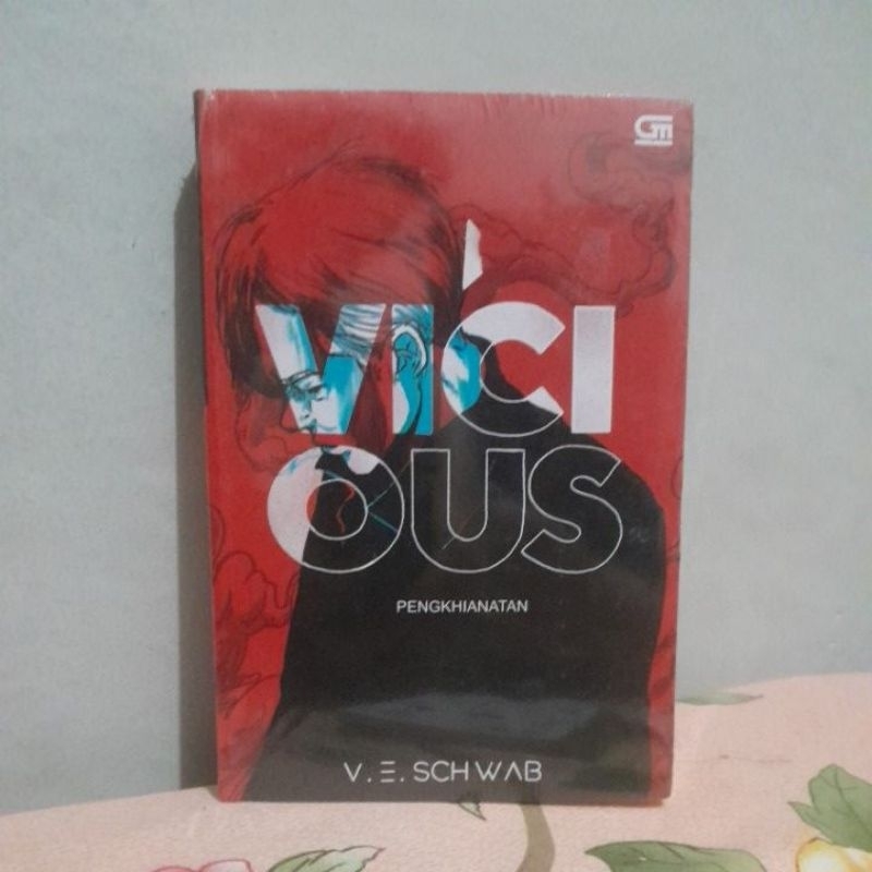 VICIOUS (PENGKHIANATAN) by V.E SCHWAB
