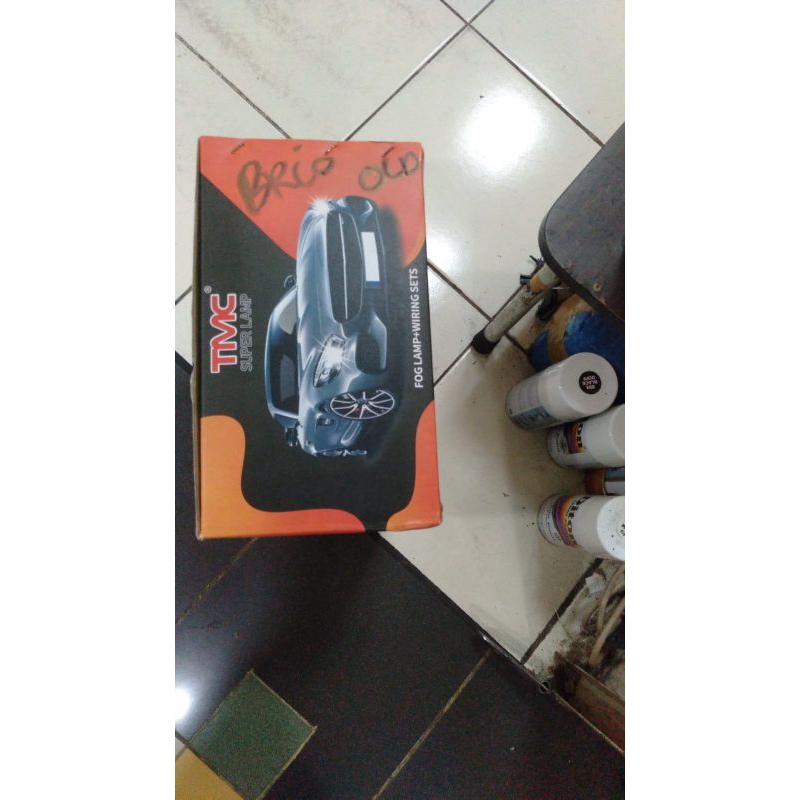 Lampu Foglamp/lampu kabut mobil Honda Brio lama komplit