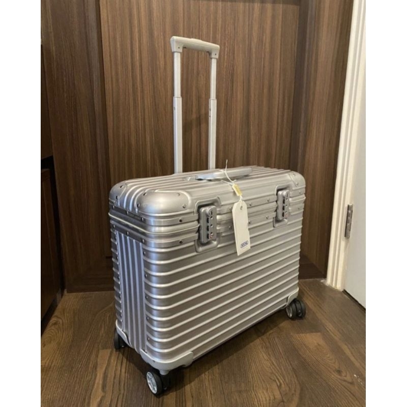 cover/sarung koper RIMOWA pilot