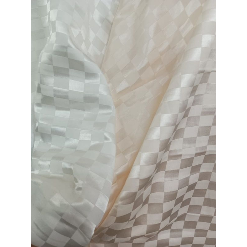 KAIN SATIN HIJAB MOTIF KOTAK-KOTAK PREMIUM
