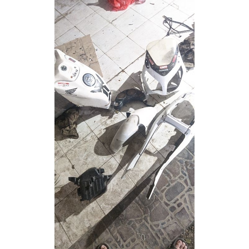 BODY SET CBR 150R OLD THAILAND KPP KONDISI BAHAN - RGMOTORS