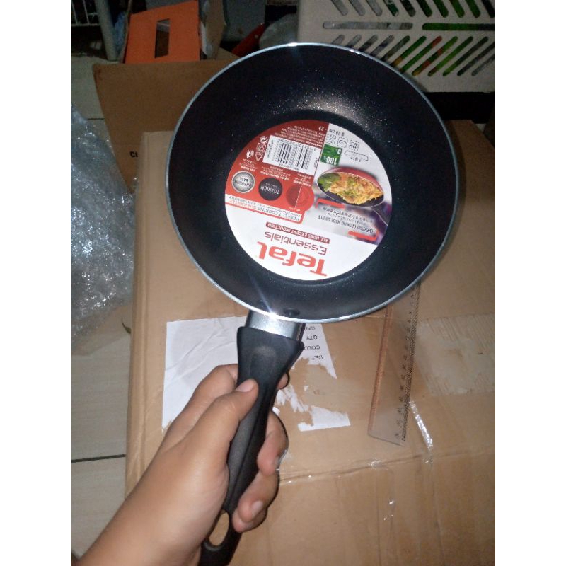 Tefal essentials frypan 20cm