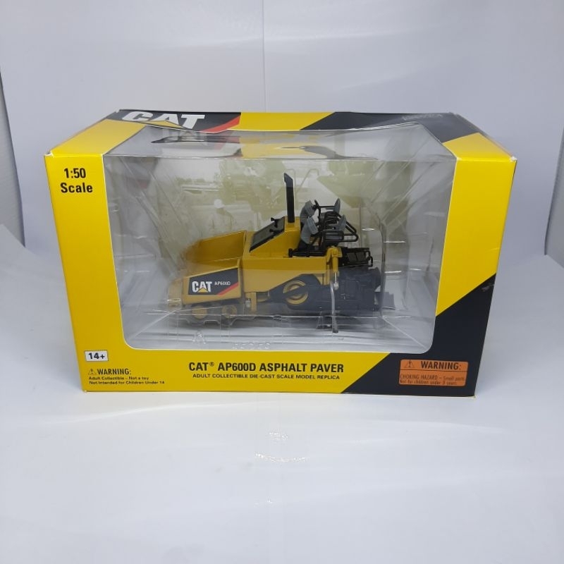 Diecast Alat Berat CAT AP600D ASPHALT PAVER Miniatur Mobil Aspal Besi Skala 50