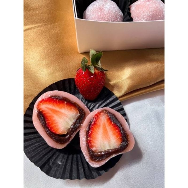 

ICHIGO DAIFUKU Dessert by Salaras