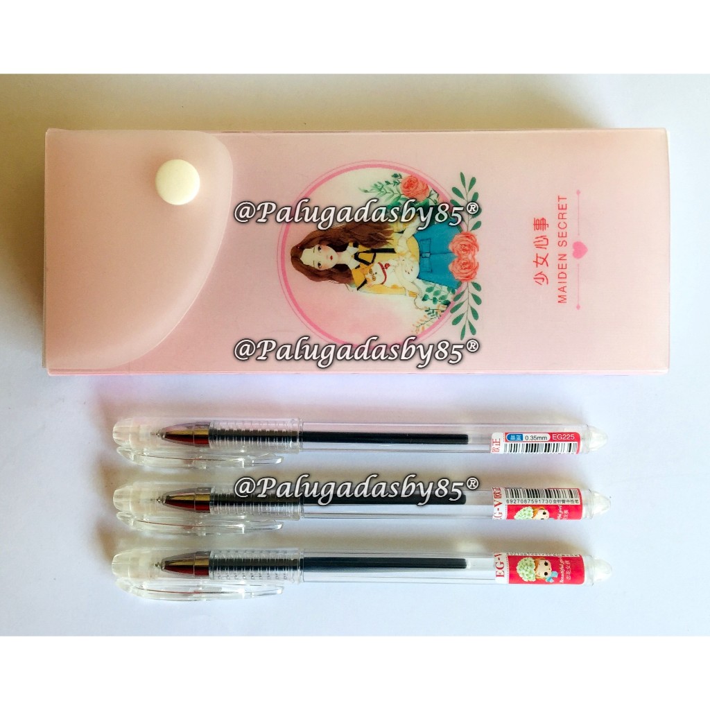 

(1 Pak / 12 Pcs) Gel Pen EG-V EG225 0.38 mm Hitam + Gratis Kotak Pensil Mika / Gelpen Murah / Kotak Pensil Mika