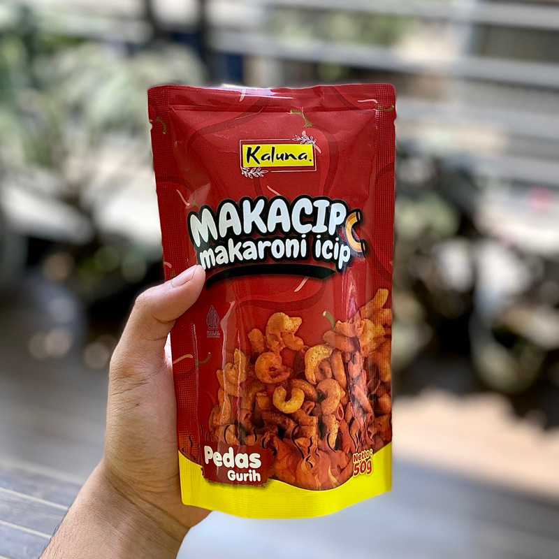 

MAKARONI PEDAS GURIH NIKMAT 50 GRAM TERMURAH, SENSASI PEDAS GURIH DALAM SETIAP GIGITAN (grosir)