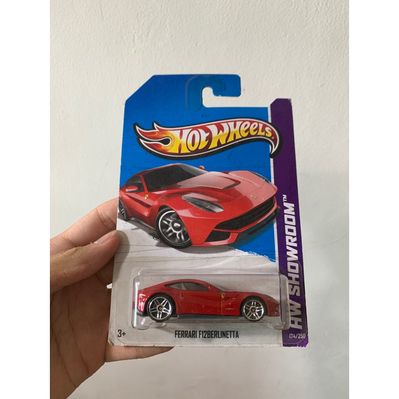 Hot Wheels Ferrari F12 Berlinetta Merah Red
