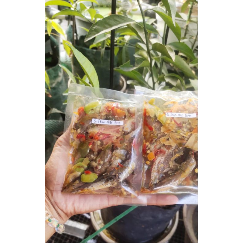 

Sambel Ikan Asin Lampung || Sambal PEDESS GURIHH MANTAPP || Oleh Oleh makanan || lauk praktis